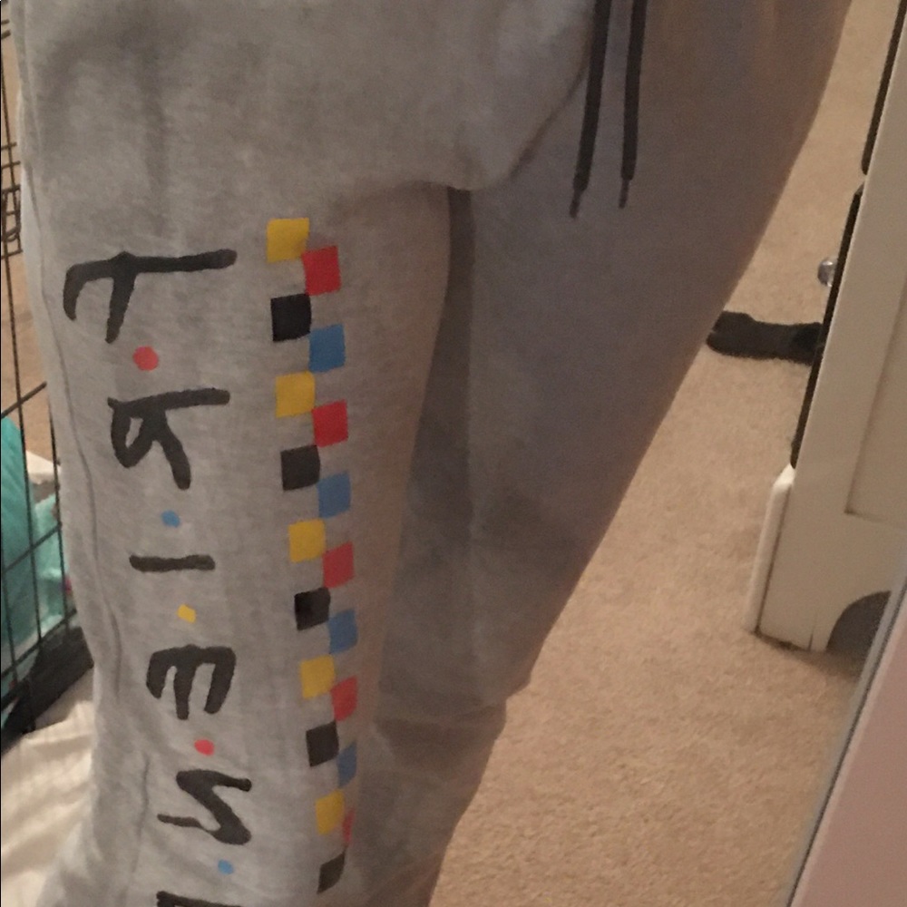 Friends sweatpants